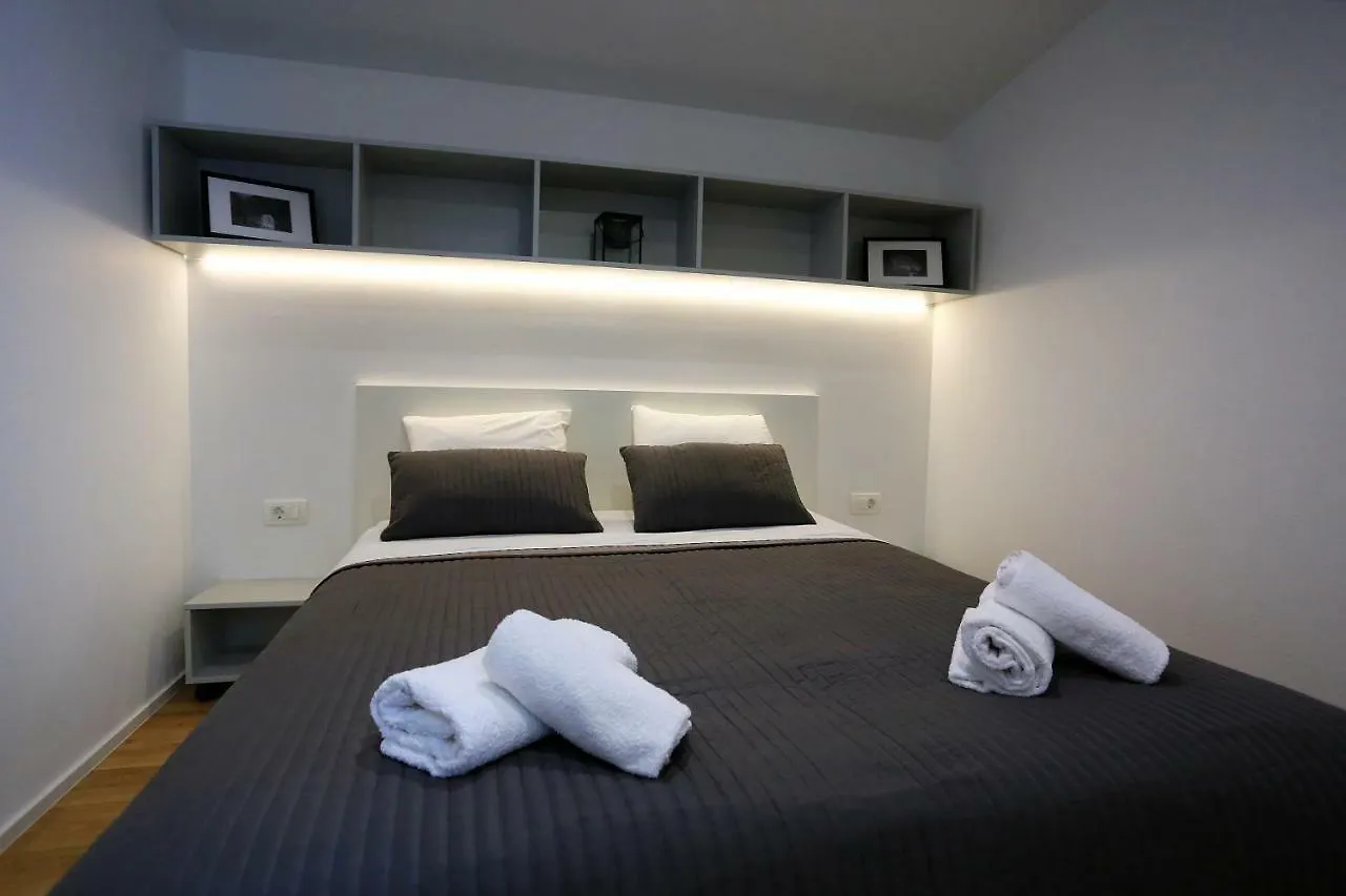 First Apartment Zadar 0*,  Croácia